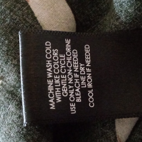 TORRID HARPER Women's SZ 0/US 12 Large Beautiful Floral Pattern Rayon Cozy Bouse - Picture 14 of 16